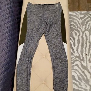Sports bra and leggings matching set.
